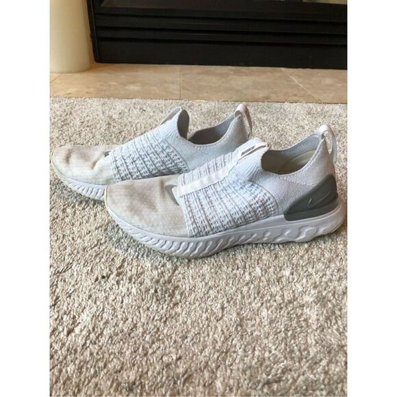 Nike Phantom Women’s White and Gray Athletic Shoes Size 9.5 - Picture 2 of 10